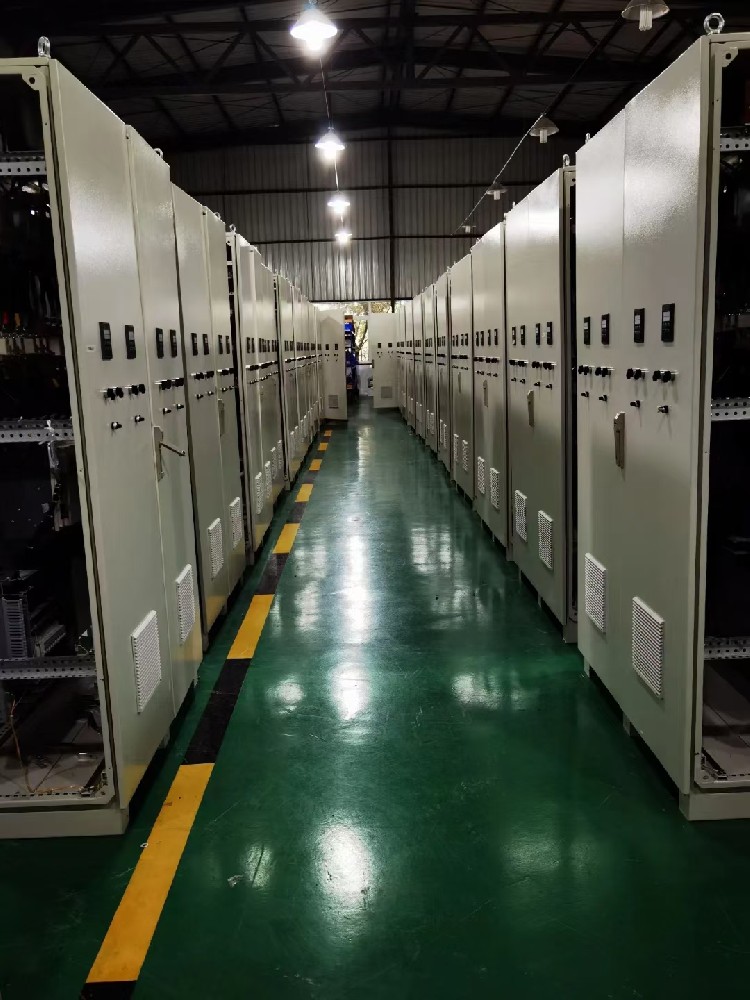 若何对电力调整器进行定期守护和机能检测？