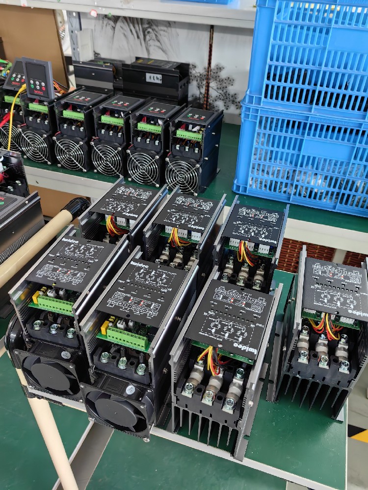 电力调整器在哪些工业领域利用最宽泛（如电炉加热、电机调快等）？有什么特殊的利用案例？