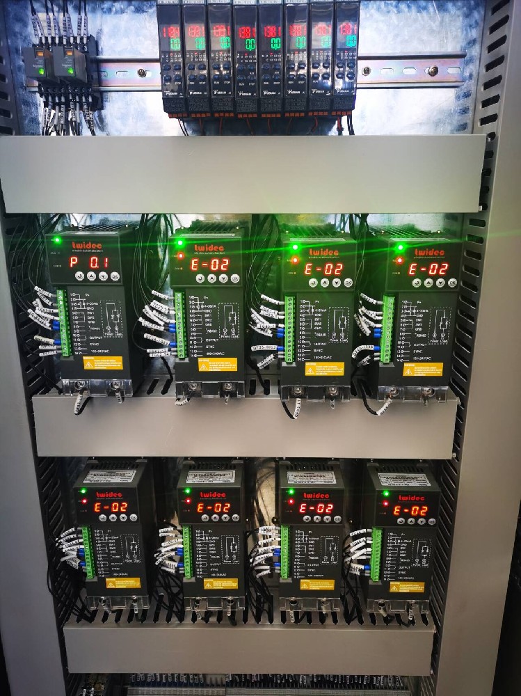 电力调整器输出电压过低的原因和解决法子有哪些？